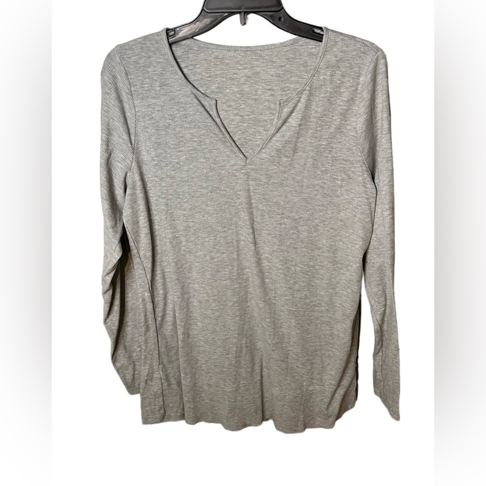 Women’s Long Sleeve Ribbed V-Neck Shirt
